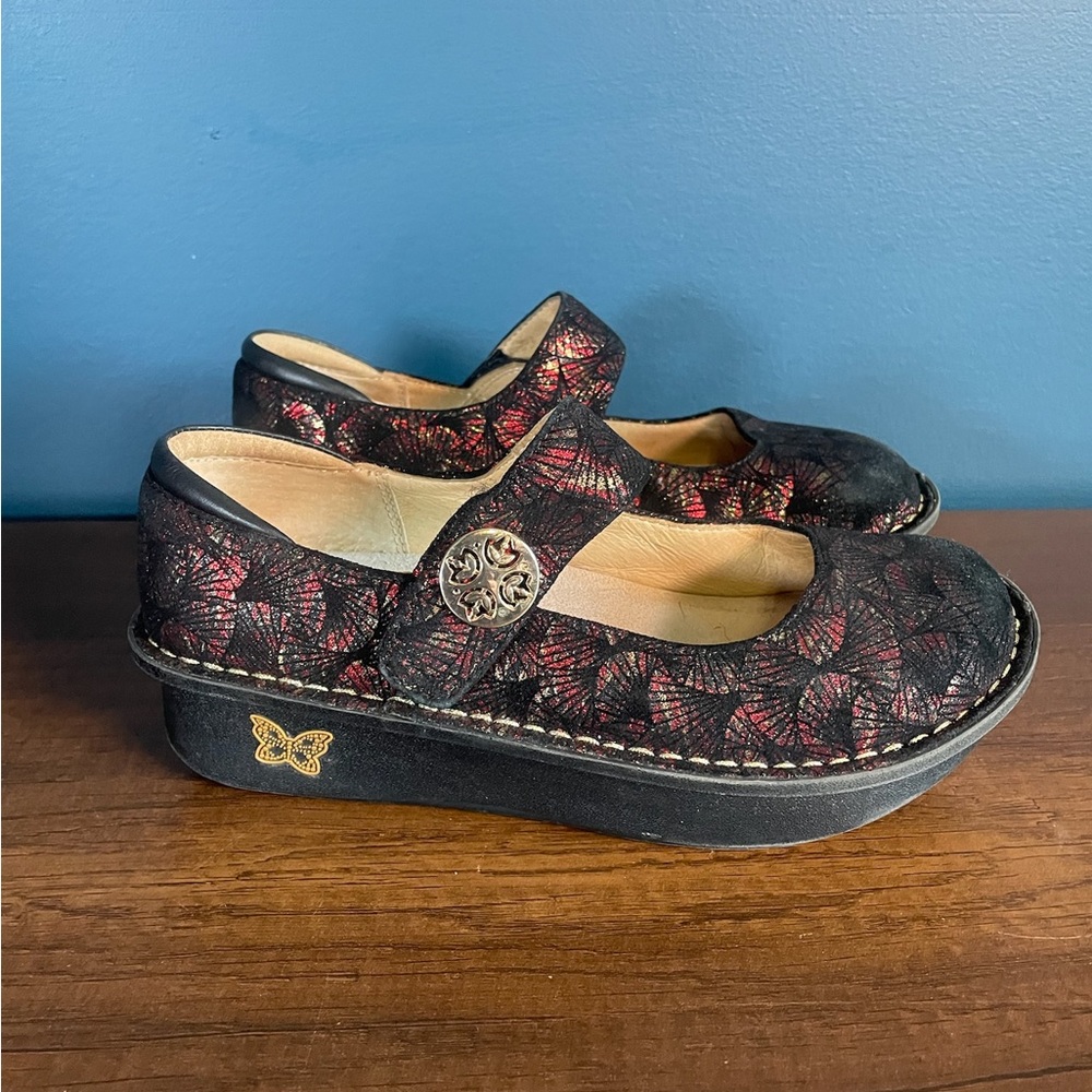 Alegria Women Size 35 Paloma PAL-274 Mary Jane Shoes Red/Gold/Black Pattern